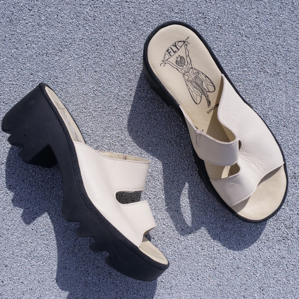 Modern‎ Fly London ivory leather platform tech sandals